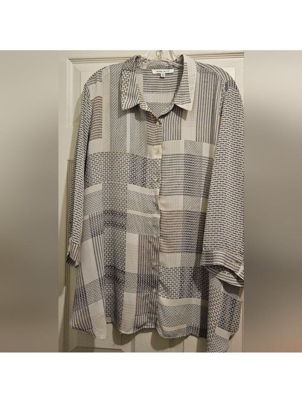 Rose & Olive Geometric Black and Cream Blouse 3XL